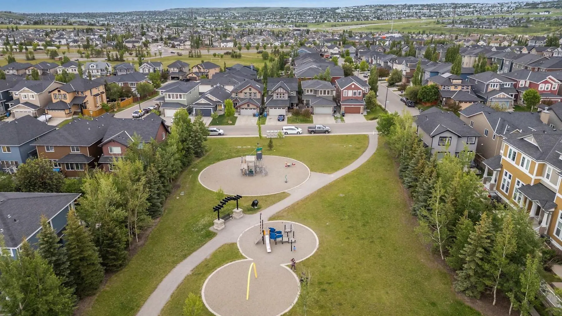 Holiday home Brand New! 2Br Private Suite - Free Banff Pass, Netflix, Parking! Near Shopping & Airport! Calgary Canada